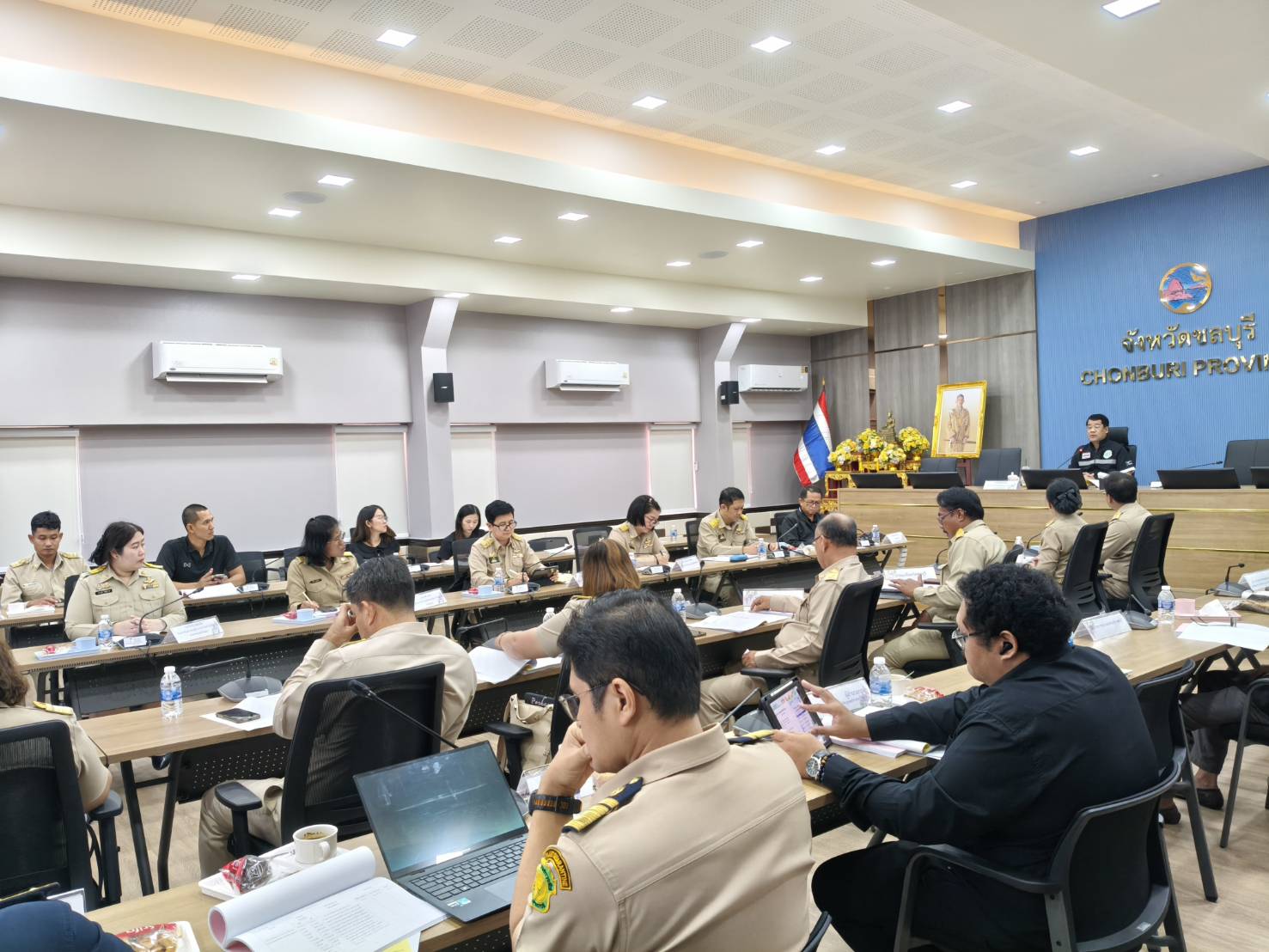 title - ผู้ตรวจราชการ ส.ป.ก. เข้าร่วมประชุมตรวจติดตามความก้าวหน้าผลการดำเนินงานตามแผนการตรวจราชการของผู้ตรวจราชการกระทรวงเกษตรและสหกรณ์ ประจำปีงบประมาณ พ.ศ. 2569 รอบที่ 2 เขตตรวจราชการที่ 8 จังหวัดชลบุรี